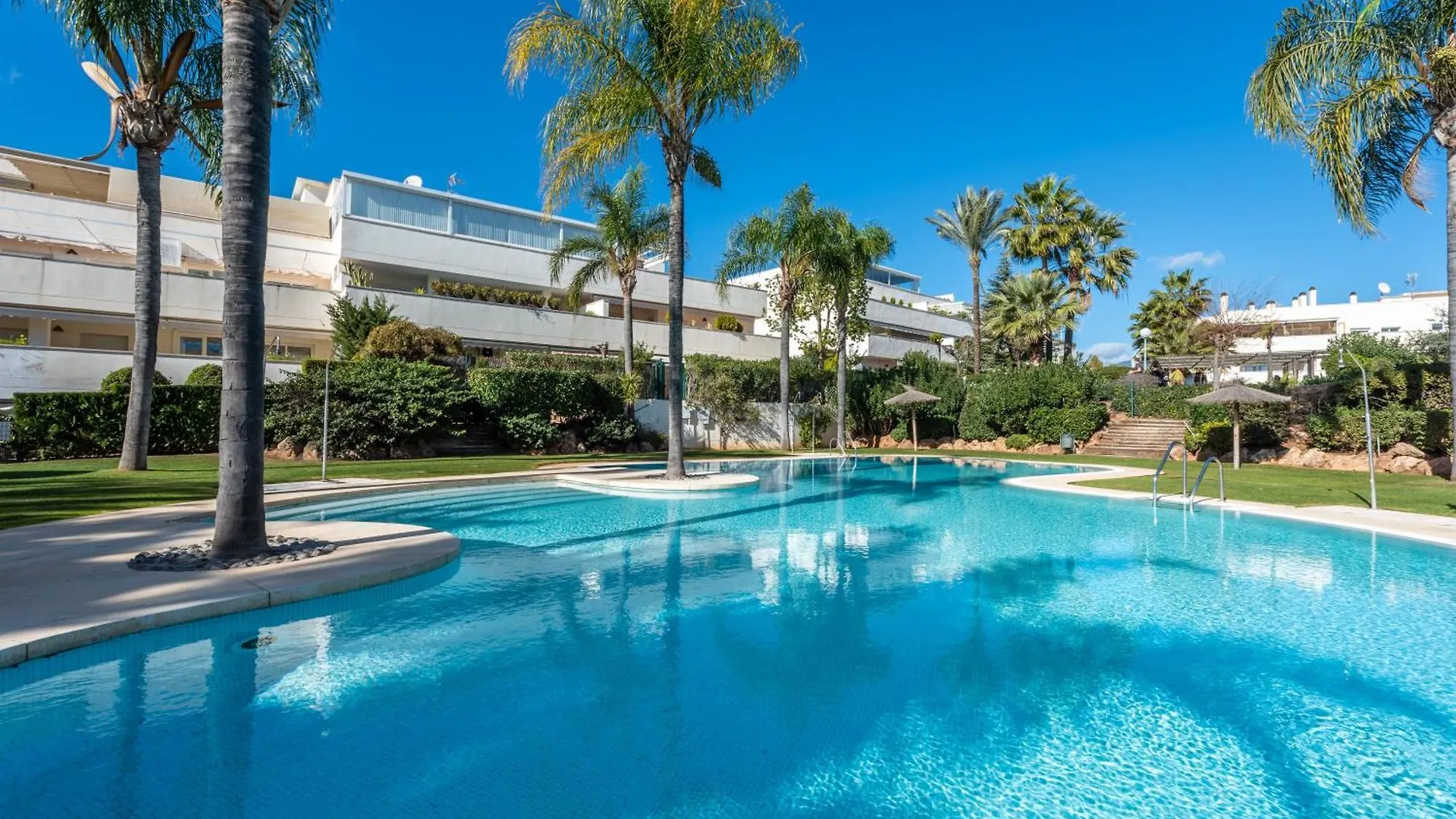 Apartamento Altos De Banus L Marbella España